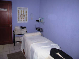 The massage room, quiet, peaceful, and tranquil. (4K)