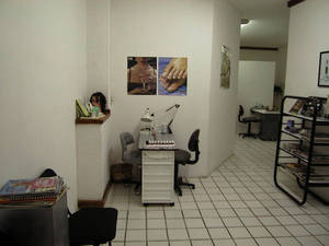 The nail station, where we paint and polish (5K)