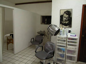 The back of the salon, with the hair washing station (6K)